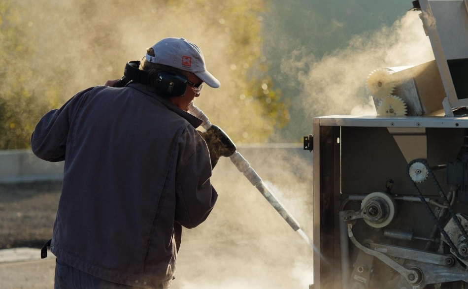 Schonende Trockeneisreinigung von Karner Bäckereitechnik